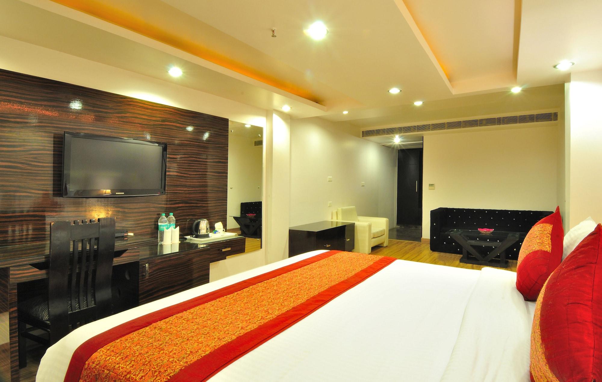 Hotel Elegance New Delhi Bagian luar foto