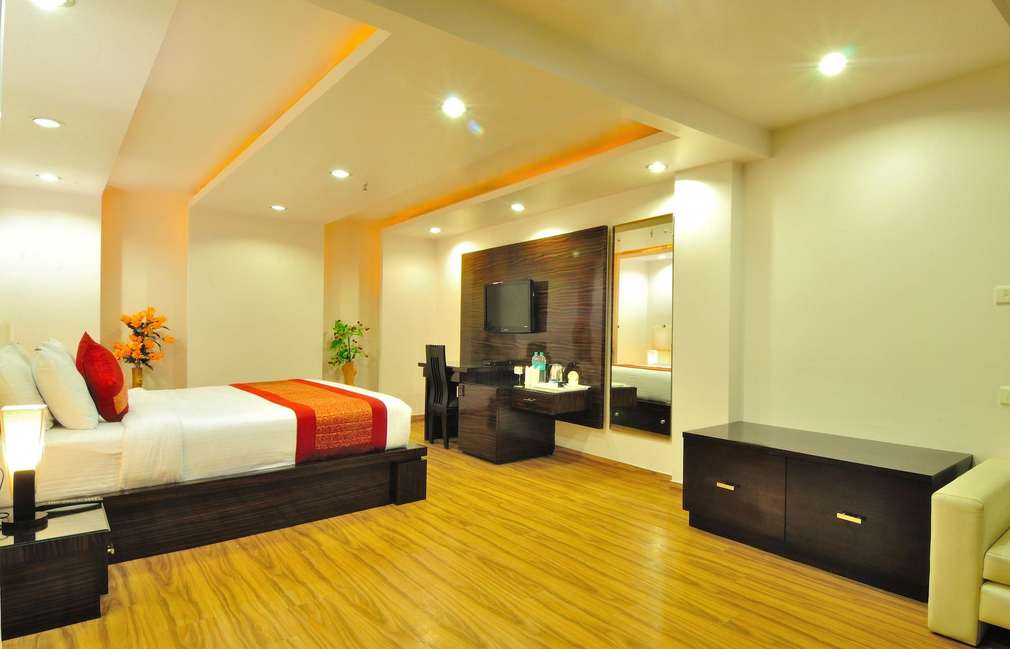 Hotel Elegance New Delhi Bagian luar foto