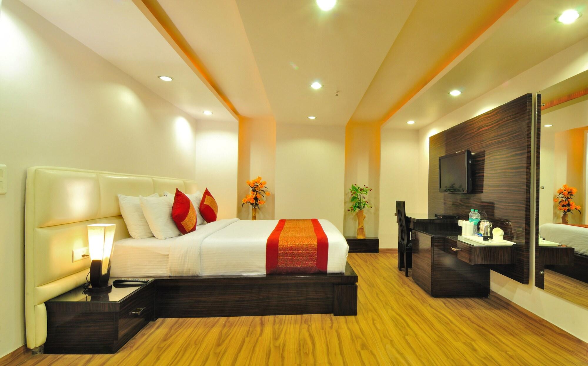Hotel Elegance New Delhi Bagian luar foto