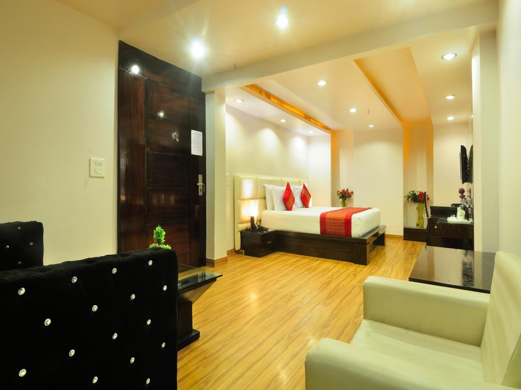 Hotel Elegance New Delhi Bagian luar foto